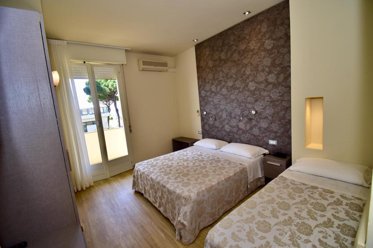 Hotel Astor B&B Lido di Classe Extérieur photo