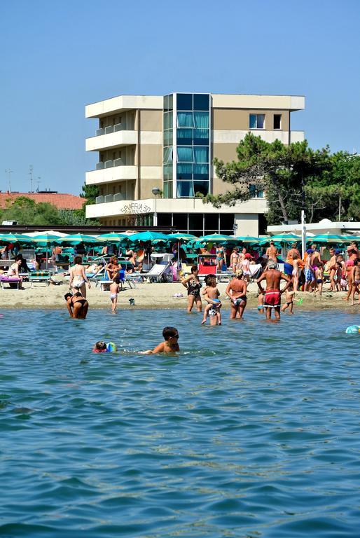Hotel Astor B&B Lido di Classe Extérieur photo