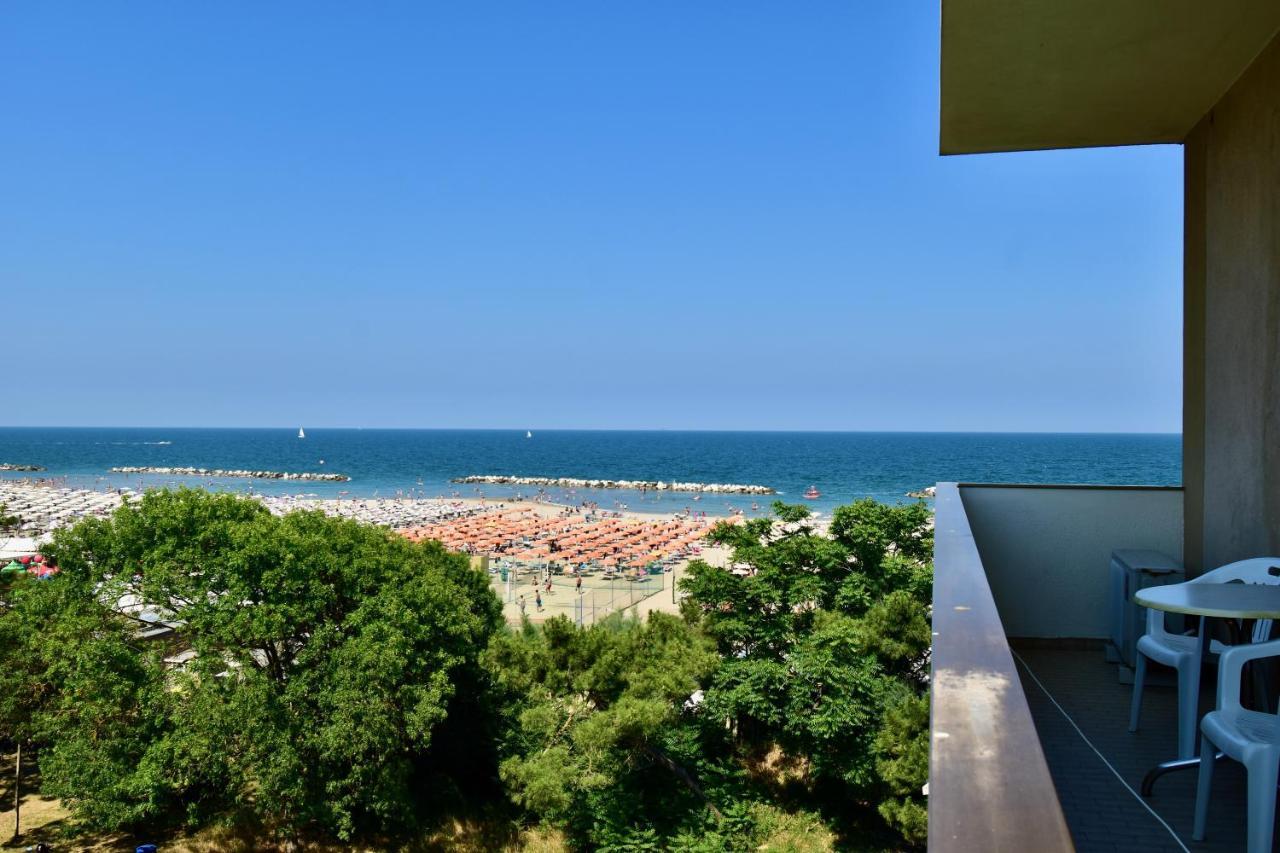 Hotel Astor B&B Lido di Classe Extérieur photo