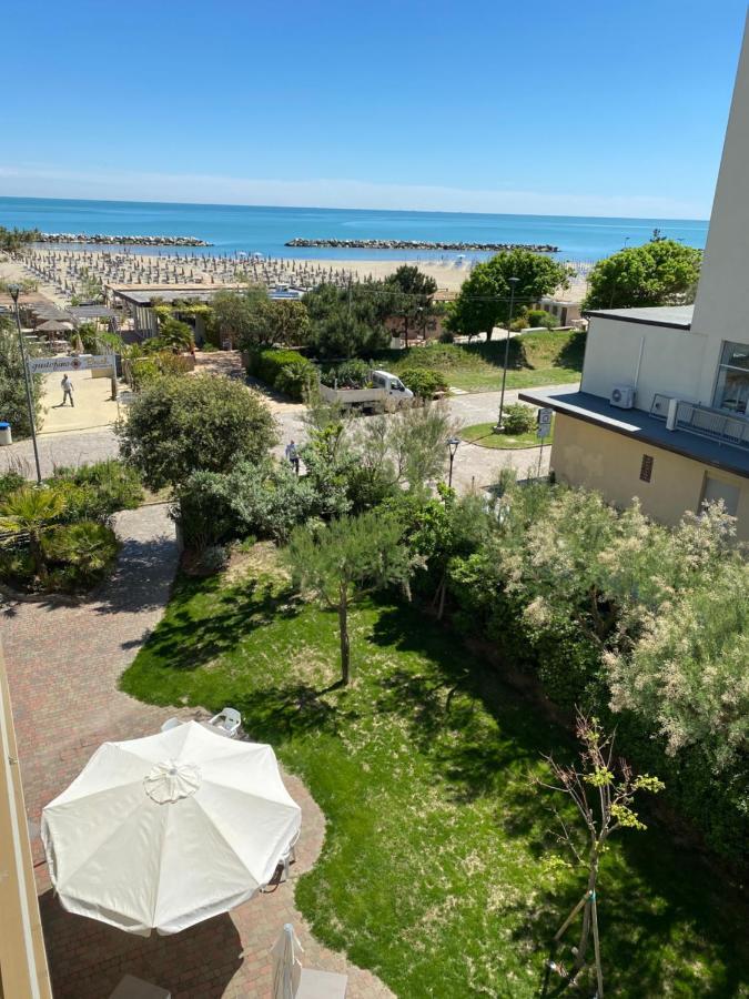 Hotel Astor B&B Lido di Classe Extérieur photo