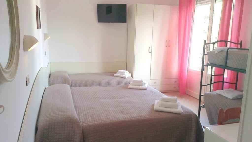 Hotel Astor B&B Lido di Classe Extérieur photo